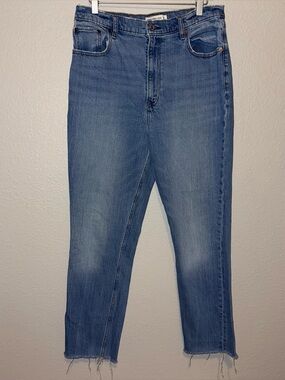 Abercrombie & Fitch 90s Slim Straight Jeans Ultra High Rise Raw Hem Size 32 / 14